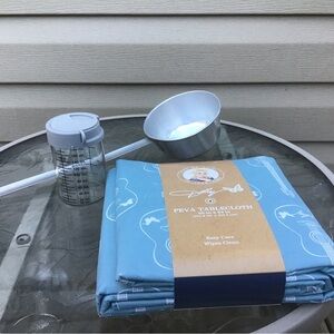 New Dolly Parton Peva Tablecloth, EUC Pampered Chet Measurer, VTG H2O Scooper